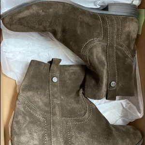 Dark brown boots